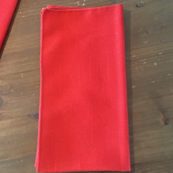 12 18” by 18” red napkins - Picture 2 of 2